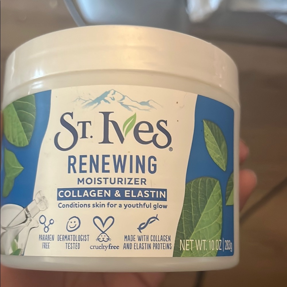 St. Ives Renewing Moisturizer